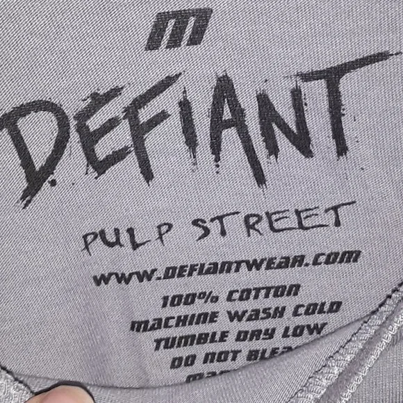 Defiant Bert and Ernie Pulp Fiction T-shirt MINT - Picture 5 of 5